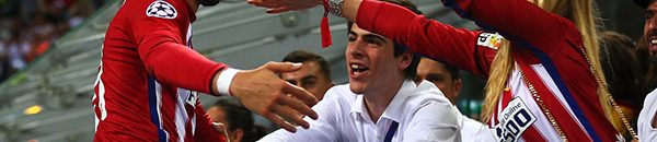 بالصور: من هي الفتاة التي خطفت الأنظار بـ قبلة نهائي دوري أبطال أوروبا؟ 13 04 28220652 649596 2896379a