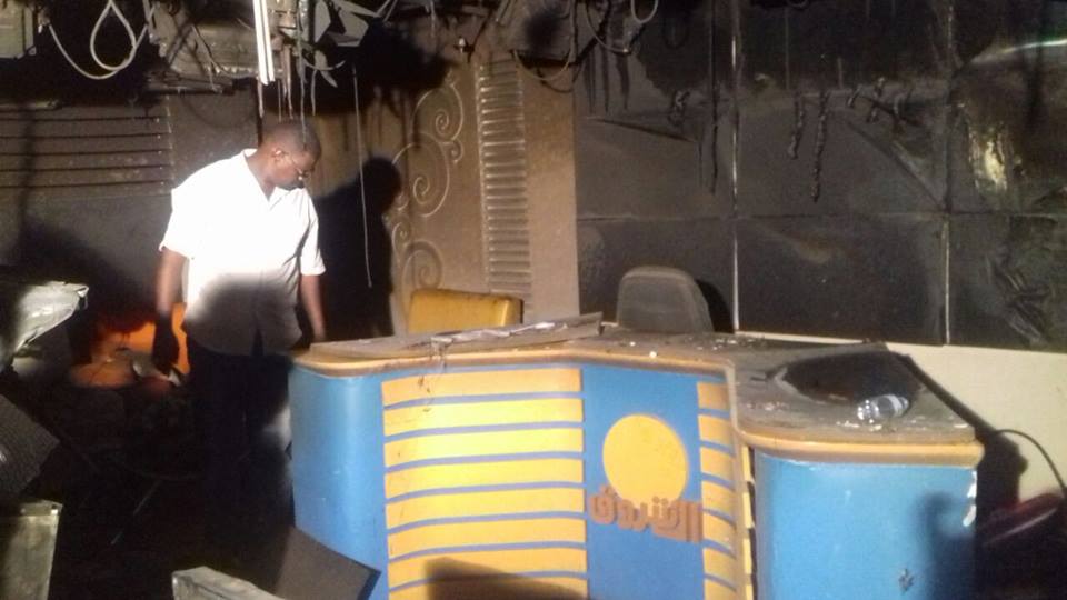 بالصور : قناة الشروق تعاود البث التدريجي للأخبار بعد الحريق !! 1 13151392 10206189010100249 8429187259144475544 n