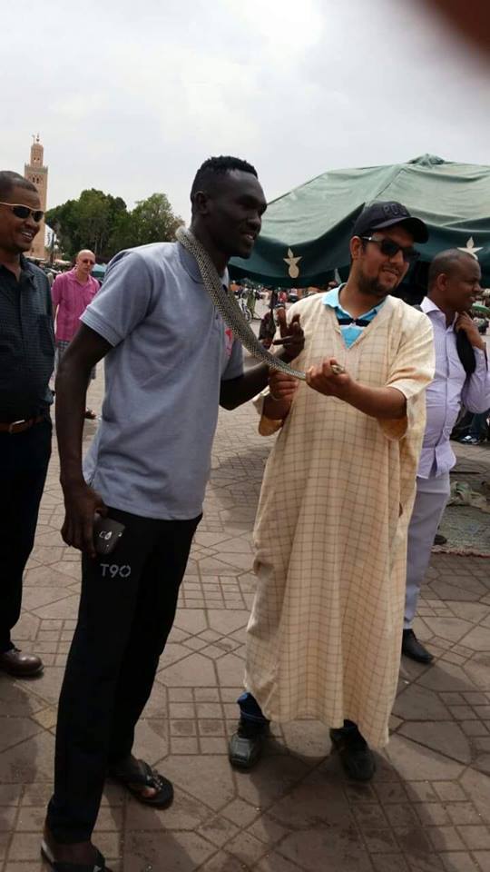 شاهد بالصور.. لاعبو المريخ السوداني يستعينون بالقردة والثعابين لهزيمة المراكشي 3 لاعبو المريخ يستعينون بالقردة والثعابين لهزيمة المراكشي