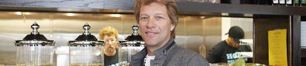 "بقشيش" بقيمة 60 ألف دولار 10 2016 5 22 10 45 39 895