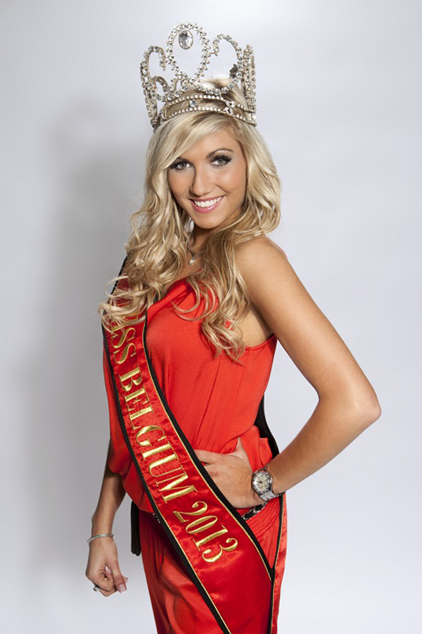 بالصور: من هي الفتاة التي خطفت الأنظار بـ قبلة نهائي دوري أبطال أوروبا؟ 4 كاراسكو هي هابارت نومي، ملكة جمال بلجيكا لعام 2013.