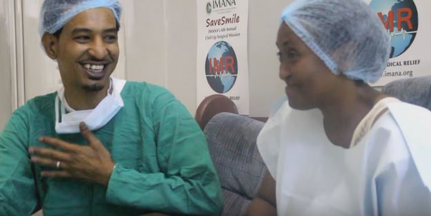 الفنان طه سليمان يدخل غرفة العمليات