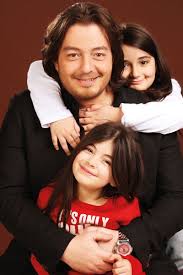 بالصور .. أحمد زاهر ينشر صورًا من كواليس مسلسله الجديد: اوعى الطوفان جاي 1 الفنّان أحمد زاهر