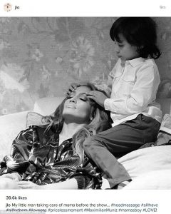 بالصورة.. ما السبب الذي دفع “جنيفر لوبيز” لتقول: “أشعر بالذّنب”!؟ 2 جنيفر لوبيز