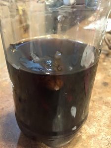 طفل يعثر على فأر داخل زجاجة مشروب غازي