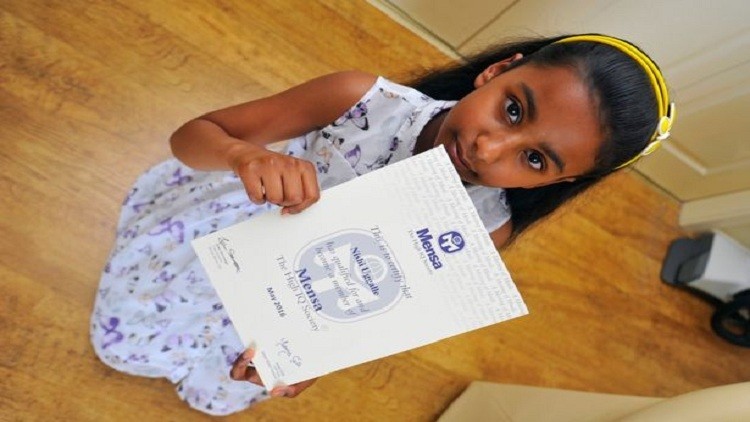 بالفيديو .. طالبة عمرها 18 عامًا تفوز بـ250 ألف دولار لشرحها النظرية النسبية بطريقة أبسط من أينشتاين 1 طفلة تفوقت علي انشتاين