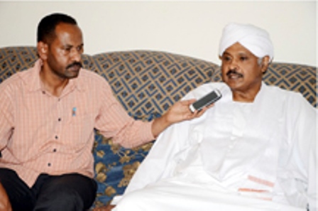 مباركالفاضل: أحزابنا كلها محتاجة إلى إعادة بناء ونظر والانتقال إلى جيل جديد ومفاهيم وأساليب عمل جديدة 1 مبارك الفاضل