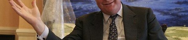 بالفيديو .. سترة قديمة تغير حياة رجل رأسا على عقب 10 الرجل الذي ربح 220 مليون جنيه بسبب خروج بريطانيا