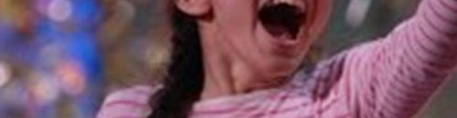 طفلة تحصل على «الباز الذهبي» بصوتها الخارق في برنامج مواهب