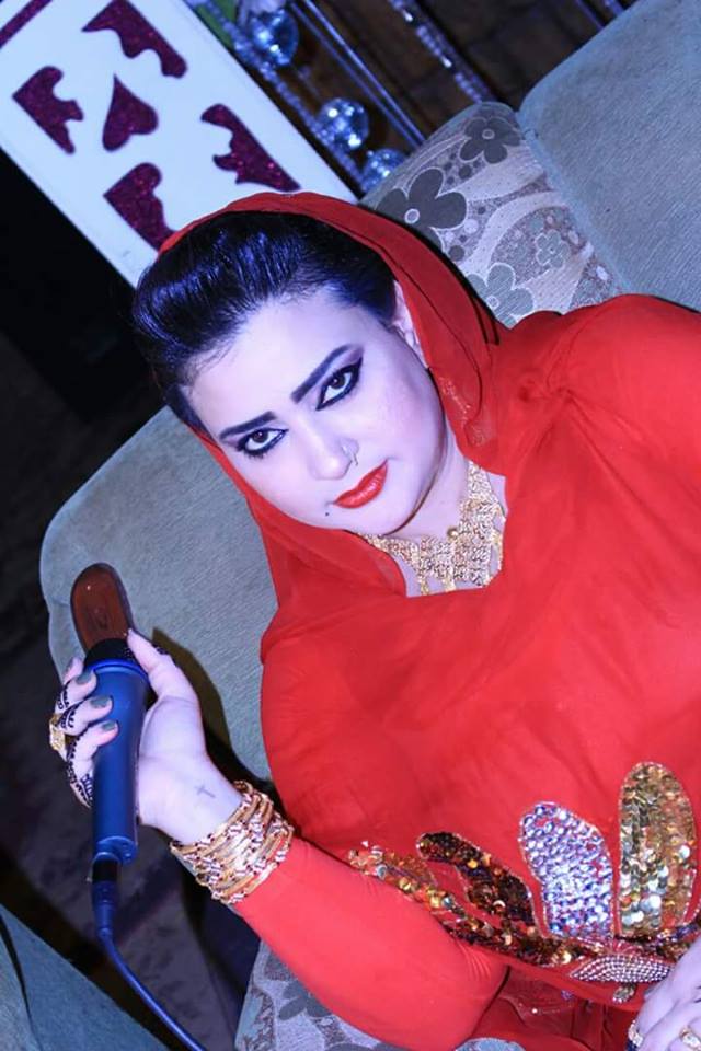 شاهد بالصور.. الفنانة السودانية مونيكا روبرت تفاجئ جمهورها بتسجيلات ضخمة وتظهر على أكثر من قناة في رمضان 1 13384778 1226061047434090 1426327940 n