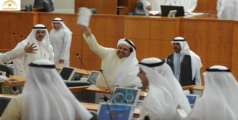 بالفيديو والصور : معركة بالأحذية داخل مجلس الأمة الكويتي 4 معركة بالأحذية