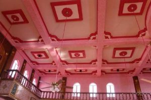 بالصور.. مسجد فريد من نوعه باللون الزهري في الفلبين1