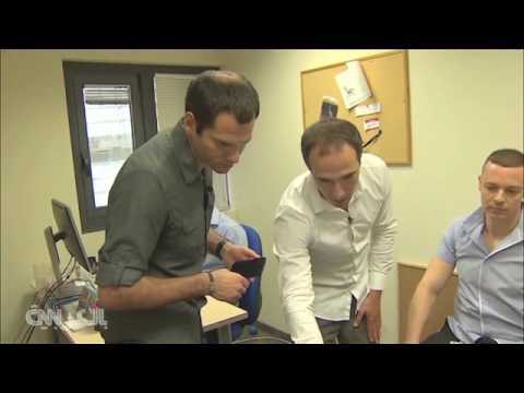 شاهد بالفيديو .. هكذا يمكن اختراق هاتفك المحمول وتشغيل الكاميرا دون أن تدرك 1 هاتف