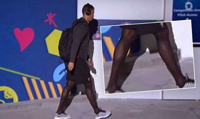 يورو 2016.. لماذا ارتدى رونالدو جوارب “نسائية”؟