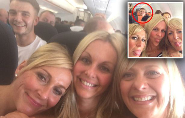 صور: التقطت صورتي سيلفي بفارق عامين.. لتكتشف أمراً صادماً 2 التقطت صورتي سيلفي بفارق عامين.. لتكتشف أمراً صادماً