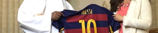 كشف موقع “جول” الإلكتروني .. حقيقة سيدة "ميسي" الغامضة التي استقبلها رئيس السودان " السيدة الإسبانية ضحكت على الجميع" 10 البشير 2