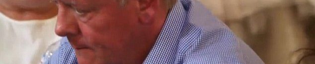 رجل يكتشف سرا أخفته ابنته العروس لسنوات1