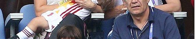 بالفيديو.. الجماهير تحرج بيكيه بـ"شاكيرا" في الكلاسيكو 10 شاكيرا