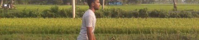 متهور ينام أسفل قطار مسرع