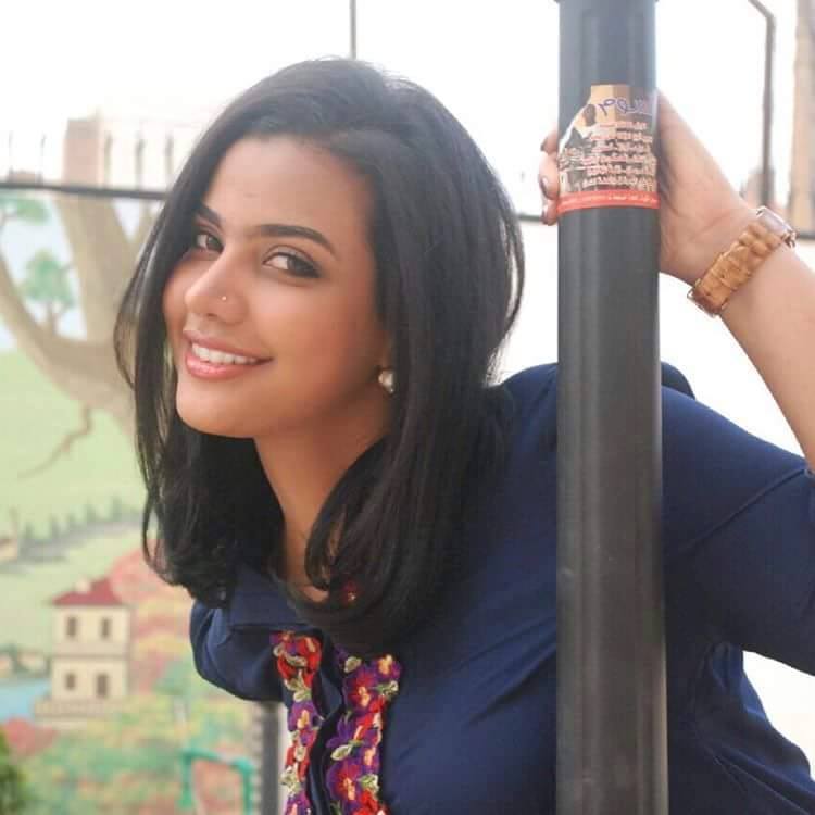 "بوتيك" لوشي يثير ضجة واسعة داخل صفحات مواقع التواصل السودانية 1 13626429 1182543261810528 7151428280131366914 n