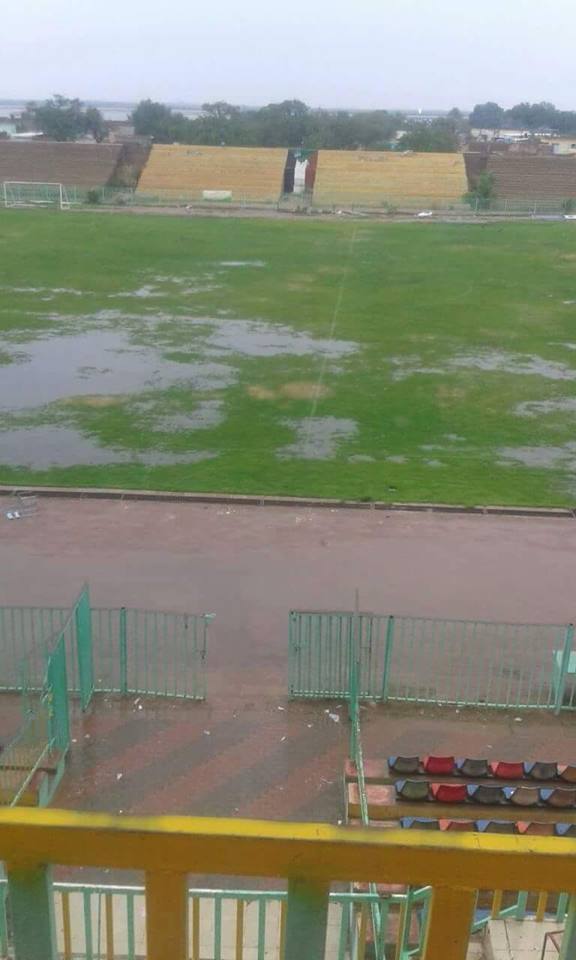 بالصور.. الملعب تحول لبركة مياه..الأمطار تتسبب في تأجيل مباراة المريخ والرابطة كوستي 1 13731456 661840483966925 8965412060229014951 n