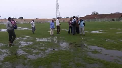 بالصور.. الملعب تحول لبركة مياه..الأمطار تتسبب في تأجيل مباراة المريخ والرابطة كوستي 2 الأمطار تتسبب في تأجيل مباراة المريخ والرابطة كوستي