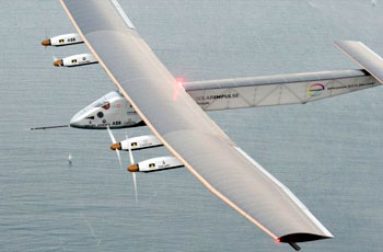 عمرها 102.. مسنّة تقفز بالمظلة من علو 4000 متر! 1 1468313979