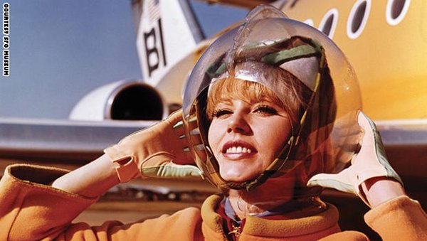 مضيفة طيران سابقة تكشف عن حقائق مخيفة حول الرحلات الجوية 1 4 936