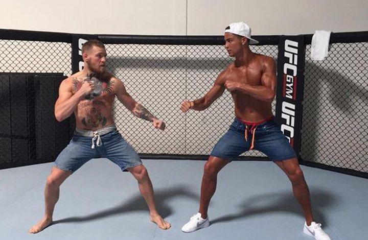 بالفيديو .. رونالدو يخطف الأنظار ويصارع بطل العالم للكيك بوكس 1 720162519573306