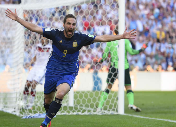 اليوفى غير المعادلة فى كرة القدم بشراء هيجواين مقابل 94 مليون يورو 1 جونزالو هيجواين