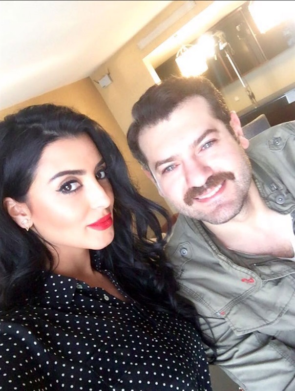 شاهد بالفيديو.. مذيع يتفاجأ بزميلته تظهر أمام الكاميرا للقبض على «البوكيمون» 1 صورة تظهر جمال مذيعة «رامز بيلعب بالنار»4