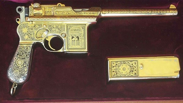 مسدس صدام حسين الذهبي