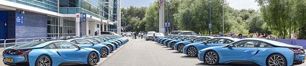 رئيس ليستر سيتي الإنجليزي يكافئ لاعبيه بـ19 سيارة فارهة1