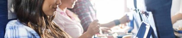 Eating on a plane 1200x800 943111 large