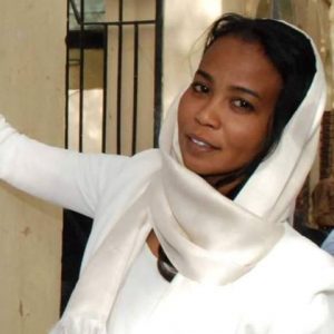 الأمن السوداني يصادر (التيار) ويستدعي الصحفية شمائل النور 2 شمائل