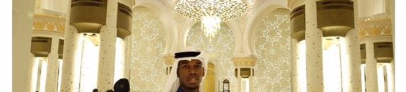 بوغبا يهنئ العالم الإسلامي بعيد الأضحى.. بالزيّ الخليجي