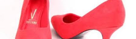 إتهام فنانة شهيرة بالإعتداء على شاب في امدر مان بـ(شبشبها) 10 جزمة