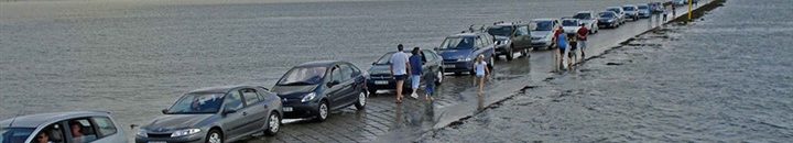 طريق في فرنسا يختفي تحت الماء مرتين في اليوم1