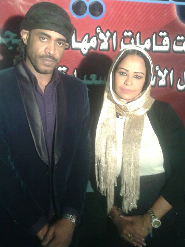 وتتوالي المفاجآت: المذيعة المتهمة بالمخدرات طليقة هذا الفنان السوداني الشهير.. شاهد صورتها مع الفنان قبل انفصالها منه 2 مفاجأة المذيعة المتهمة بالمخدرات طليقة هذا الفنان السوداني الكبير