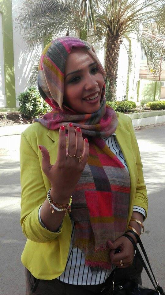 سودانية.. خطواتها وهي بتعدي ونظراتها فيهم تحدي.. هاجر شعار وهوية 1 12435605 732660940211478 2020071124 n