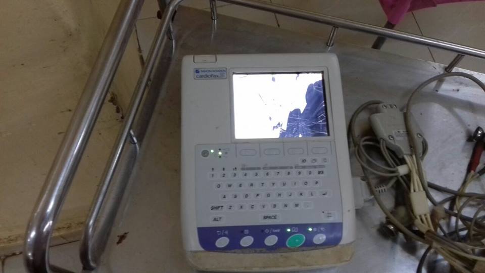 اعتداء وحشي من أسرة سودانية على أطباء فشلوا في إنقاذ حياة ابنهم المطعون