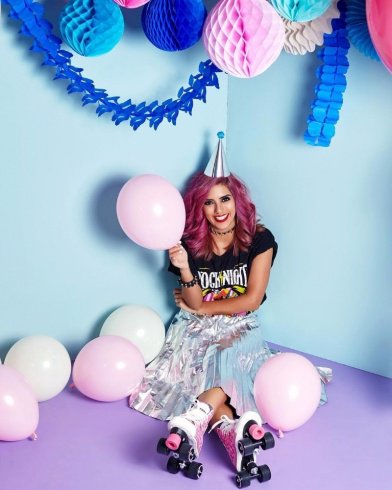 شاهد بالصور: هيا عبد السلام تحتفل بعيدها بطريقة غريبة.. وهذه أجمل هدية حصلت عليها 4 هيا عبد السلام تحتفل بعيدها بطريقة غريبة4