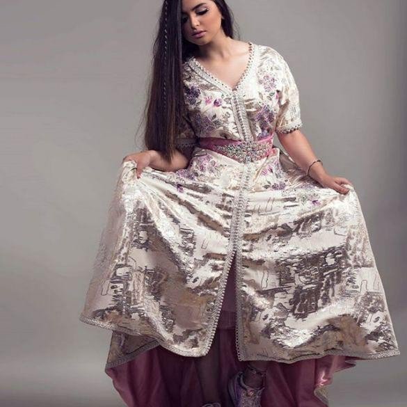 شاهد بالفيديو.. المغرب والجزائر: القفطان يجدد المعركة على التراث بين البلدين الجارين 1 حلا الترك بالقفطان المغربي2