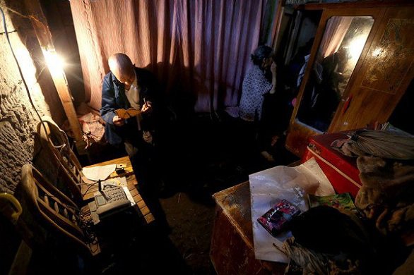 زوجان صينيان يعيشان في كهف منذ 54 عاماً1