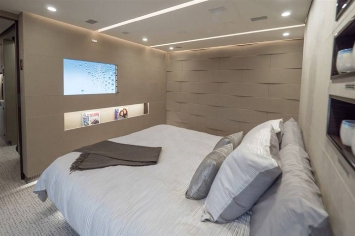 شاهد بالصور.. صيني يشتري أفخم طائرة في العالم 3 %d8%b5%d9%8a%d9%86%d9%8a-%d9%8a%d8%b4%d8%aa%d8%b1%d9%8a-%d8%a3%d9%81%d8%ae%d9%85-%d8%b7%d8%a7%d8%a6%d8%b1%d8%a9-%d9%81%d9%8a-%d8%a7%d9%84%d8%b9%d8%a7%d9%84%d9%853