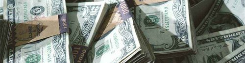 الأمن يضبط شخصين جمعا 16 مليون جنيه من الإتجار في النقد الأجنبي 10 دولار