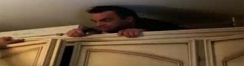 بالفيديو .. زعيم مافيا إيطالي يختبئ 5 سنوات وراء دولاب 10 مافيا