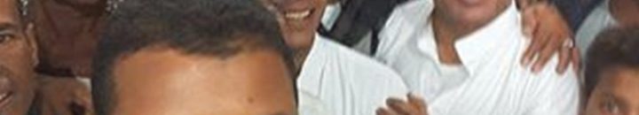 شاهد بالصور.. مصر : الضحك يُسيطر على عزاء والد أحمد موسى بعد الصور السيلفي 13 1020168171427