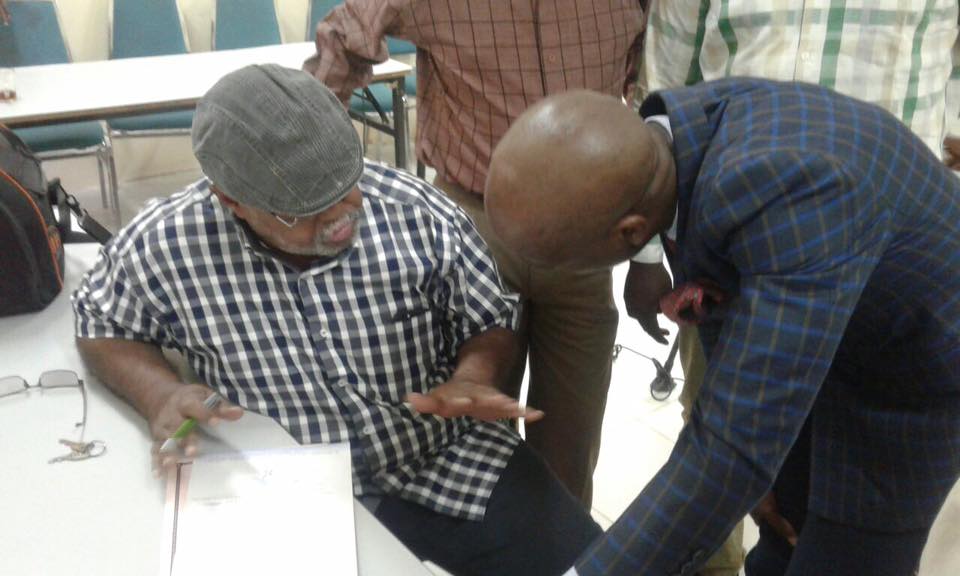 عاجل.. الهلال ينهي تعاقده مع الزيمباوي "سادومبا" بالتراضي 2 عاجل.. الهلال ينهي تعاقده مع محترفه الزيمباوي "سادومبا" بالتراضي