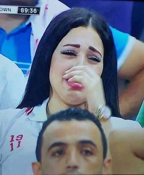 في السودان..اهتمام اسفيري غير مسبوق "بحسناء" الزمالك..ونشطاء سودانيون "تمنينا فوز الزمالك بسببك ودموعك غالية علينا يا بنت النيل" كيف كان رد "الحسناء" على اهتمام الرواد؟